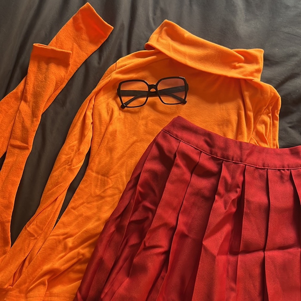 XS Scooby Doo Velma Spirit Halloween Costume - Socks, Shirt, Skirt, Glasses